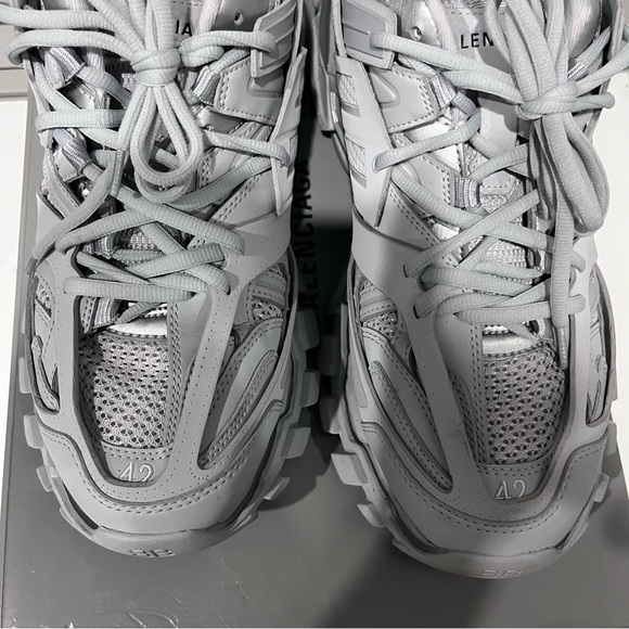 Balenciaga Track Sneaker(Women’s) Light Grey - Picture 4 of 6